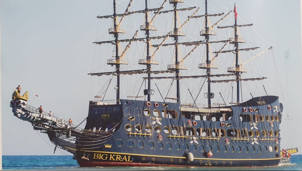 Пиратский корабль Big Kral в Алании