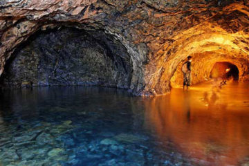 Пещера Алтынбешик из Алании
