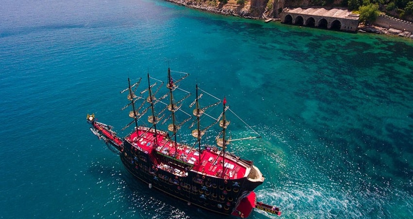 Морская прогулка на пиратском корабле из Белека